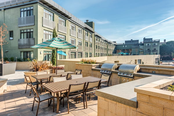 Agora at South Main - Amenities