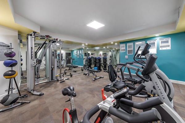 Essex Properties at Miracle Mile - Amenities