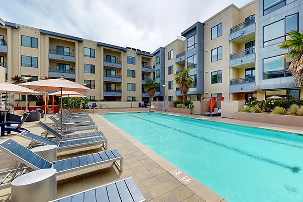 One Hundred Grand Apartmentsnull