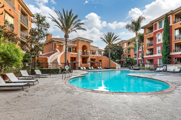 Renaissance at Uptown Orange - Amenities
